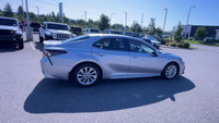 Front Wheel Drive. Cloth Interior. Touchscreen. Bluetooth. Rear View Backup Camera. USB Input(s). Au... (image 9)