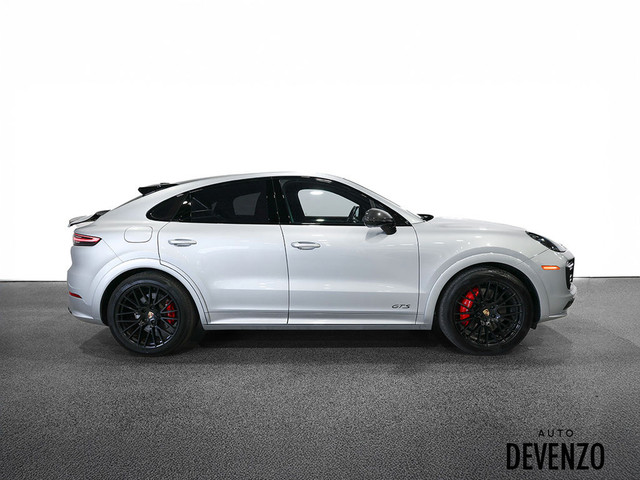 2022 Porsche Cayenne GTS Coupe AWD Sport Design Package Carbon F in Cars & Trucks in Laval / North Shore - Image 2