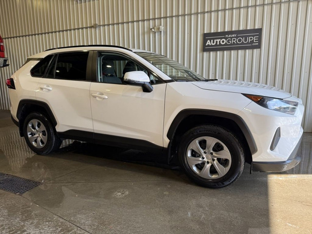 2019 Toyota RAV4 LE Auto AC Cam in Cars & Trucks in Gatineau - Image 4