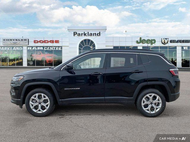 2025 Jeep Compass North 4X4 Nav Heated Seats & Steering in Cars & Trucks in St. Albert - Image 2