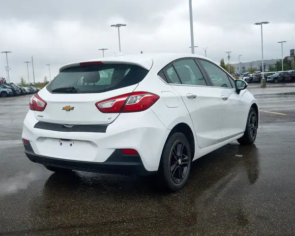 2018 Chevrolet Cruze LT | Sunroof | Backup Cam | Blindspot in Cars & Trucks in Edmonton - Image 6