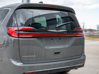 | PREVIOUS DEALER DEMO | Experience comfort, versatility, and modern style in the 2025 Chrysler Paci... (image 3)