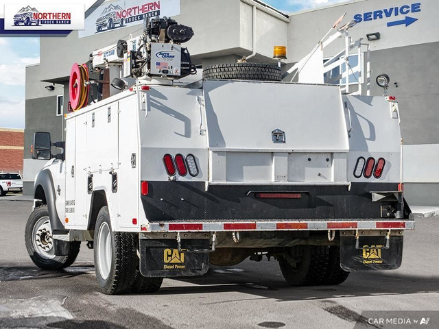 2012 Ford F-550 Chassis XLT SERVICE TRUCK / MECHANICS BOX 4X4... in Heavy Trucks in Edmonton - Image 4
