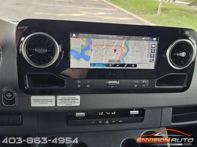 2021 FOREST RIVER SUNSEEKER MBS 2400T C-Class Motorhome RV in Cars & Trucks in Calgary - Image 17