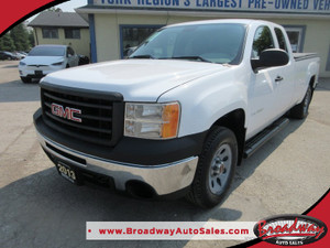 2013 GMC Sierra 1500 WORK READY SL-MODEL 6 PASSENGER 5.3L - V8.. 4X4.. EXTENDED-CAB.. 8-FOOT-BOX.. TRAILER BRAKE.. CD/AUX INPUT.. TOW SUPPORT..