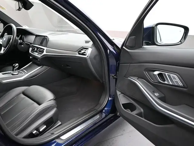 2022 BMW 3 Series 330e x-DRIVE PREMIUM ESSENTIAL PACKAGE, MOONRO dans Autos et camions dans Ville d’Halifax - Image 26