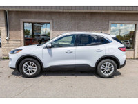 CLEAN CARFAX AND LOW KMS! - 1.5L Engine - AWD - Automatic Transmission - Heated Seats - Backup Camer... (image 3)