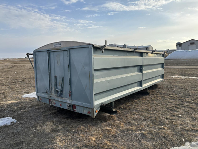 Custom Built 20 Ft Grain Box in Farming Equipment in Regina - Image 3