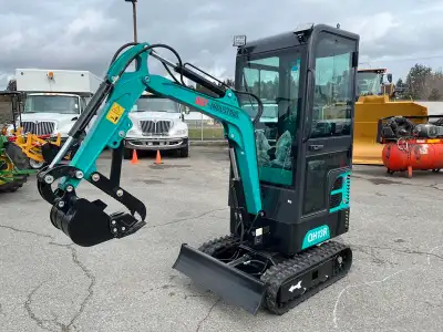 2024 AGT Industrial Green QH13R Mini Excavator 420CC Gas Engine, 1 door, blue exterior, black interi...