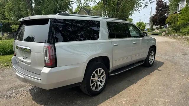 2019 GMC Yukon XL Denali in Cars & Trucks in Laval / North Shore - Image 6
