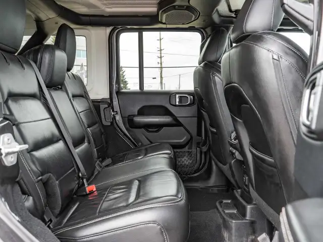 2018 Jeep Wrangler Unlimited in Cars & Trucks in Ottawa - Image 34