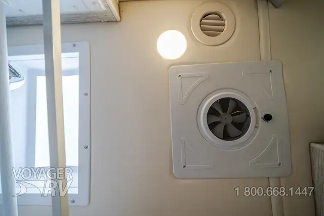 2025 Winnebago Navion 24J in RVs & Motorhomes in Kelowna - Image 18