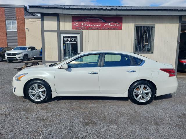 2013 Nissan Altima SV in Cars & Trucks in Lanaudière - Image 4