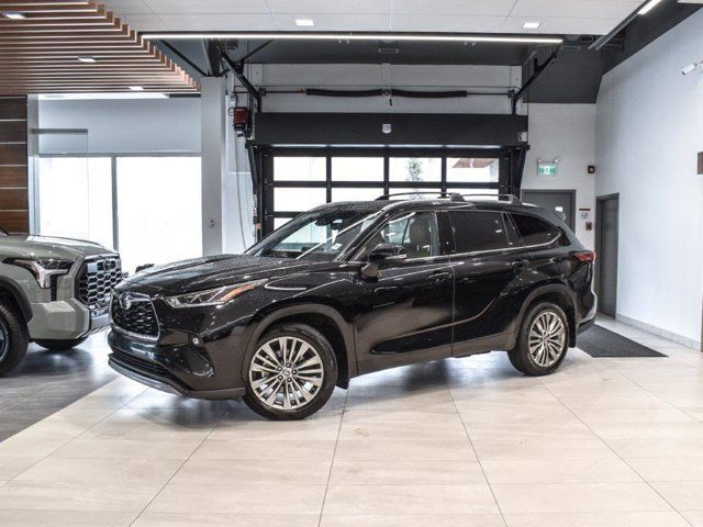 2022 Toyota Highlander Platinum in Cars & Trucks in Calgary - Image 2