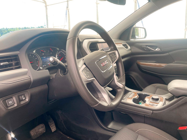 2023 GMC Acadia SLE ELEVATION AWD *TOIT* SIÈGES CHAUF HAYON ELEC in Cars & Trucks in Laurentides - Image 4