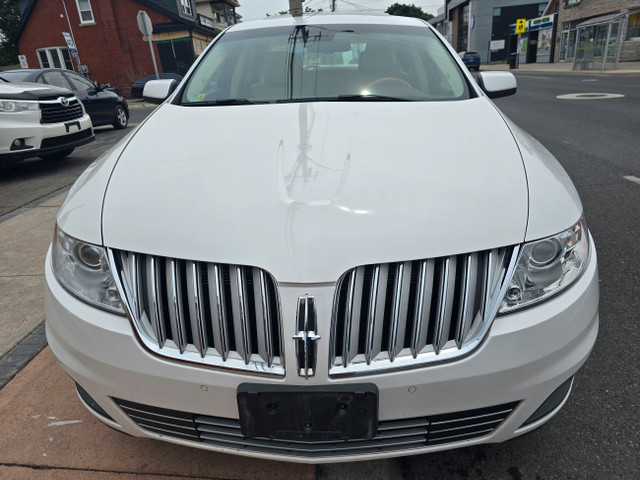 2010 Lincoln MKS in Cars & Trucks in Hamilton - Image 2
