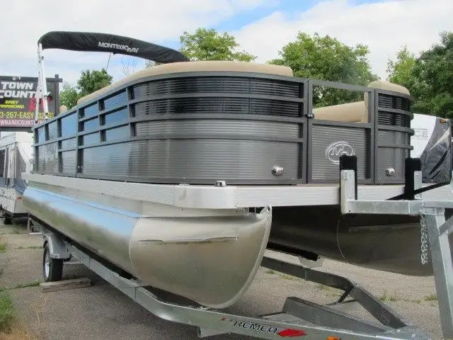 GET PRE-APPROVED-ALL UNITS ON SALE- SAVE LARGE!! in Travel Trailers & Campers in Ottawa - Image 17