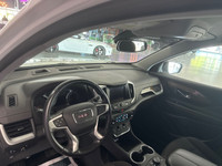 Le GMC Terrain SLE 2020 est un VUS compact qui combine style audacieux, technologie moderne et confo... (image 7)