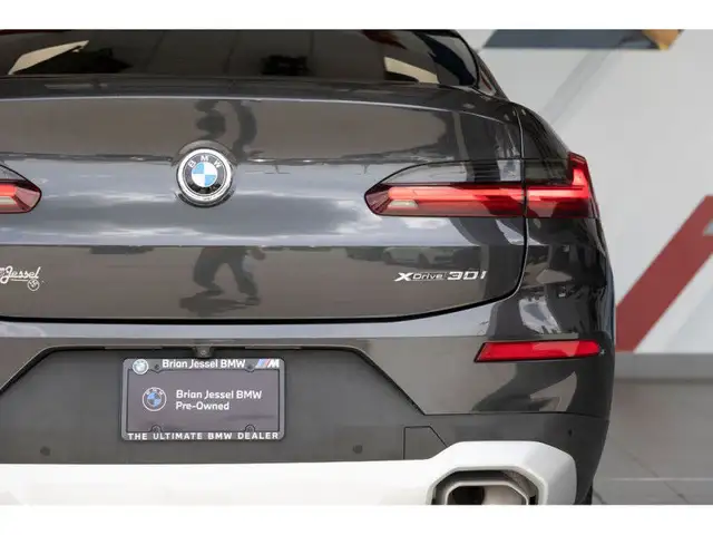 2022 BMW X4 xDrive30i in Cars & Trucks in Vancouver - Image 15