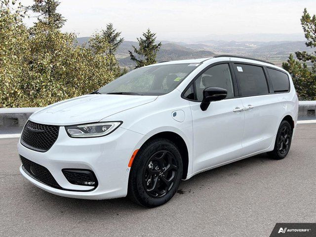 2024 Chrysler Pacifica Hybrid Premium S Appearance in Cars & Trucks in Moncton