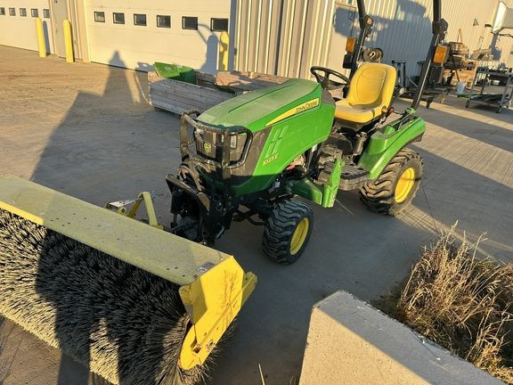 2021 John Deere 1023E in Farming Equipment in Medicine Hat - Image 2
