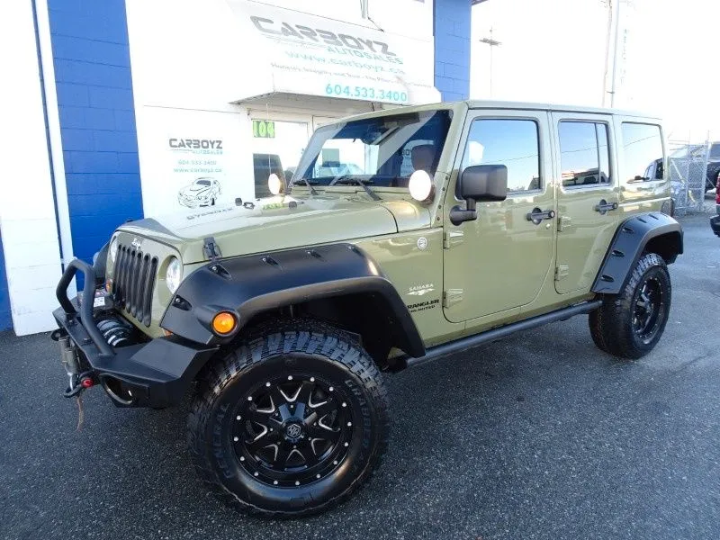 2013 Jeep Wrangler Unlimited Sahara 2