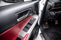 VEHICLE HIGHLIGHTS: AIR CONDITIONING, LEATHER, ADJUSTABLE STEERING WHEEL, 3 SET OF KEYS, RAIN SENSOR... (image 8)