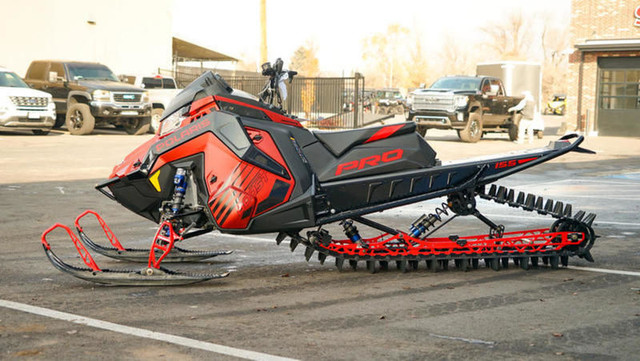 2025 Polaris Boost PRO RMK 155 Premium Matte Marmalade Orange in Snowmobiles in Calgary - Image 2