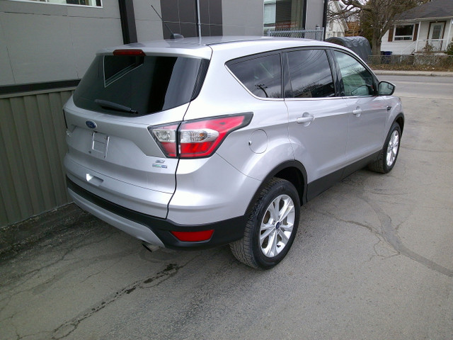 2017 Ford Escape SE 4x4 Econo A-1 + Garantie 3 ans incluse in Cars & Trucks in Laval / North Shore - Image 3