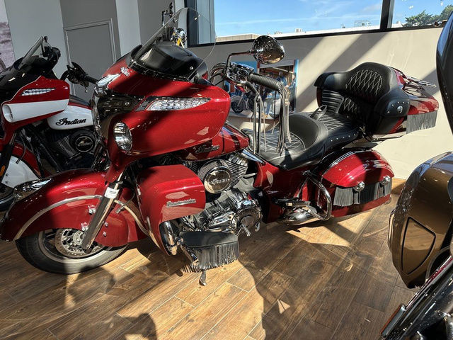 2017 Indian Roadmaster Burgundy Metallic in Touring in City of Halifax - Image 3