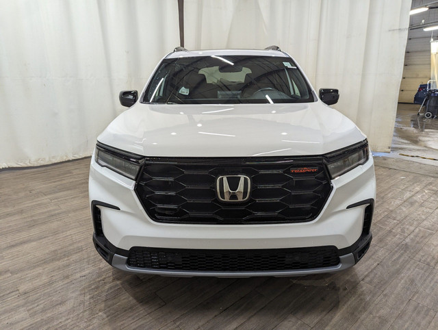 2025 Honda Pilot Touring in Cars & Trucks in Calgary - Image 2