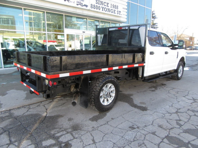  2021 Ford F-350 GAS CREW CAB 4X4 WITH 9 FT FLAT DECK / 2 IN STO in Cars & Trucks in Markham / York Region - Image 3