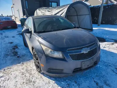 Bonjour, ma conjointe vend sa voiture car elle ces acheter un Suv. La voiture elle est propre et rou...