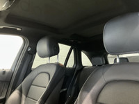 // JAMAIS ACCIDENTÉ! //Le Mercedes-Benz GLC300 2017 version GLC 300 4MATIC 2.0L **TOIT PANO**NAVI**C... (image 8)