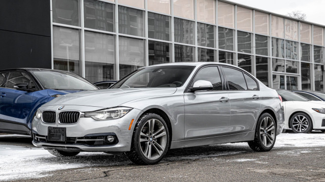 2018 BMW 3 Series 330i xDrive Sedan in Cars & Trucks in City of Toronto - Image 2