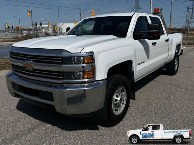2017 Chevrolet SILVERADO 2500HD Crew Cab Short Box 4WD in Cars & Trucks in City of Toronto - Image 3