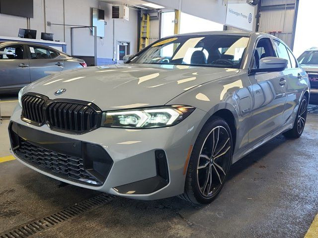2023 BMW 3 Series 330e xDrive | PHEV | M Sport Pkg | Leather in Cars & Trucks in Guelph