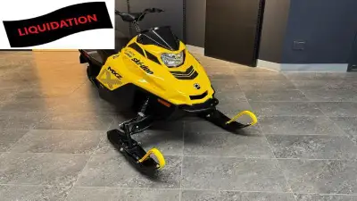 Ski-Doo MXZ 200 2025 Motoneige complète dans un petit format le modèle MXZ 200 ressemble aux motonei...