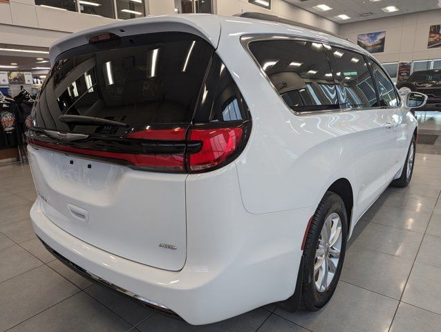 2022 Chrysler Pacifica Touring AWD | STOW N GO | BACKUP CAM in Cars & Trucks in Calgary - Image 4