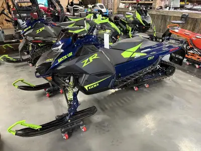 2024 Arctic Cat® ZR 600 With ATAC 137"/1.25" First Edition /h3>TRAIL RIDING REINVENTED Whether you l...