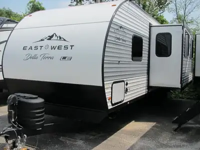 BRAND NEW 2025 EAST TO WEST DELLA TERRA 255BHLE-GREAT VALUE IN THIS QUALITY BUILT BUNK TRAILER-ON BO...