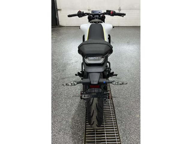 2024 Husqvarna VITPILEN 401 B.D. in Sport Bikes in Granby - Image 3