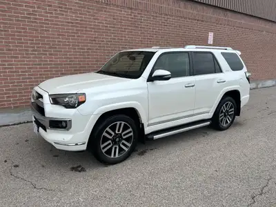 NON SMOKER, NO ACCIDENTS. NEW BRAKES, VERY CLEAN. 7 PASSENGER, HEATED AND COOLING LEATHER SEATS, SUN...
