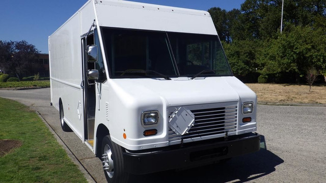 2015 Ford Utilimaster Cargo Step Van in Cars & Trucks in Richmond - Image 2