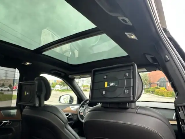 2017 Volvo XC90 Hybrid AWD T8 Excellence 1 Owner 4Passenger Plug in Cars & Trucks in Mississauga / Peel Region - Image 22