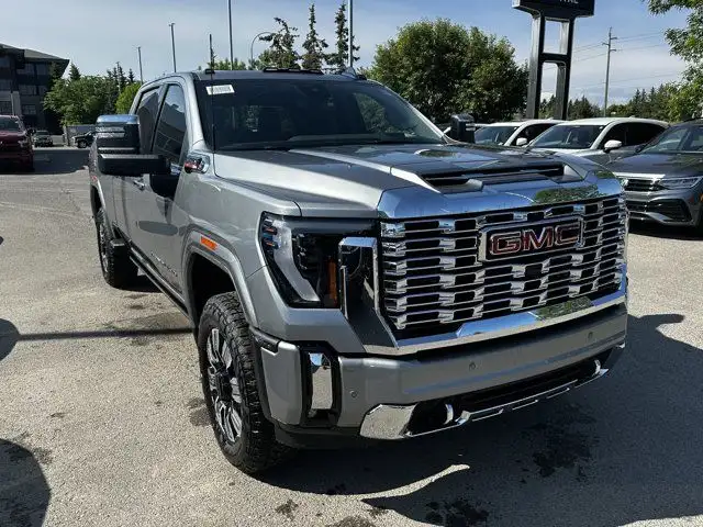 2025 GMC Sierra 3500HD Denali in Cars & Trucks in Calgary - Image 9