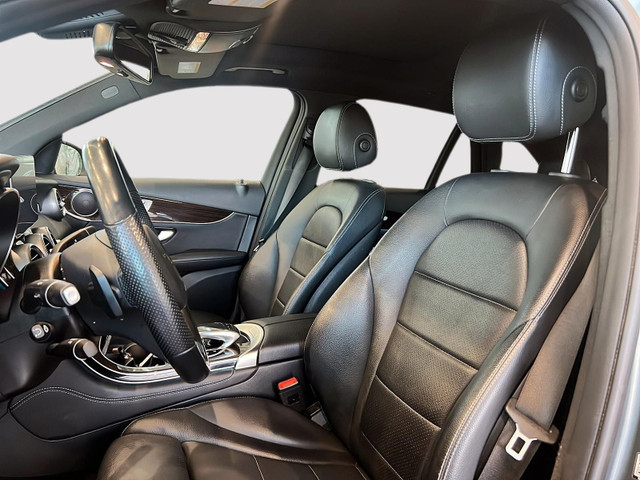 2019 Mercedes-Benz GLC300 4MATIC SUV One owner, no accidents! Gr in Cars & Trucks in Calgary - Image 3