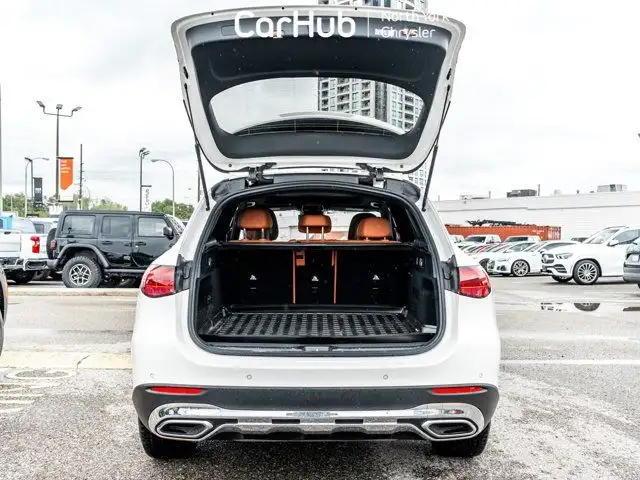 2024 Mercedes-Benz GLC 300 4MATIC Panoroof Heated Seats 360 Cam in Cars & Trucks in City of Toronto - Image 13