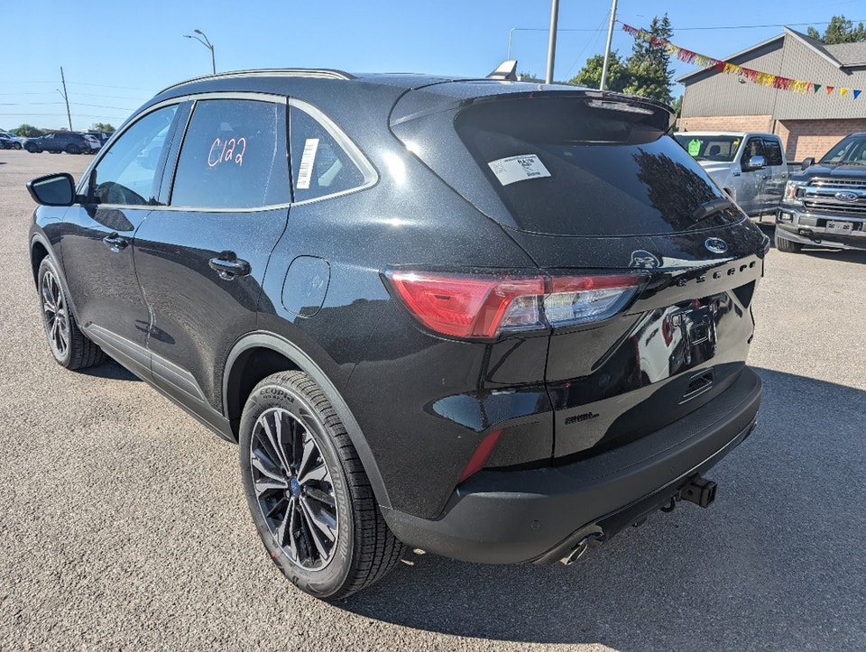  2022 Ford Escape SEL *Stealth with Technology, Moonroof, Trailer Tow, Co-Pilot*