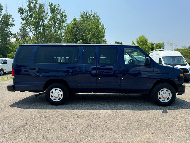 2014 Ford Econoline Wagon 15 Passenger in Cars & Trucks in Oakville / Halton Region